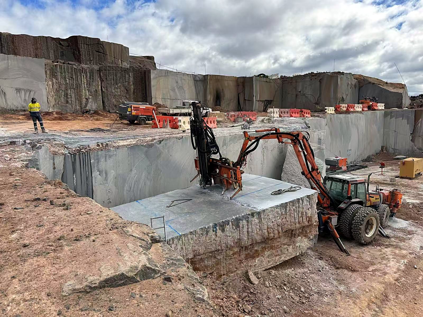 KEENOVA team checking quarry equipment at the factory